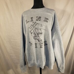 Gildan Light Gray 'Line Wife' Graphic Crewneck Sweatshirt - XL